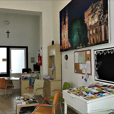 Ciszterci Haz Apartment *