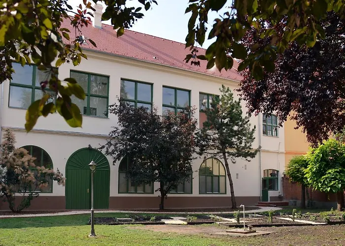 Ciszterci Haz Lägenhet